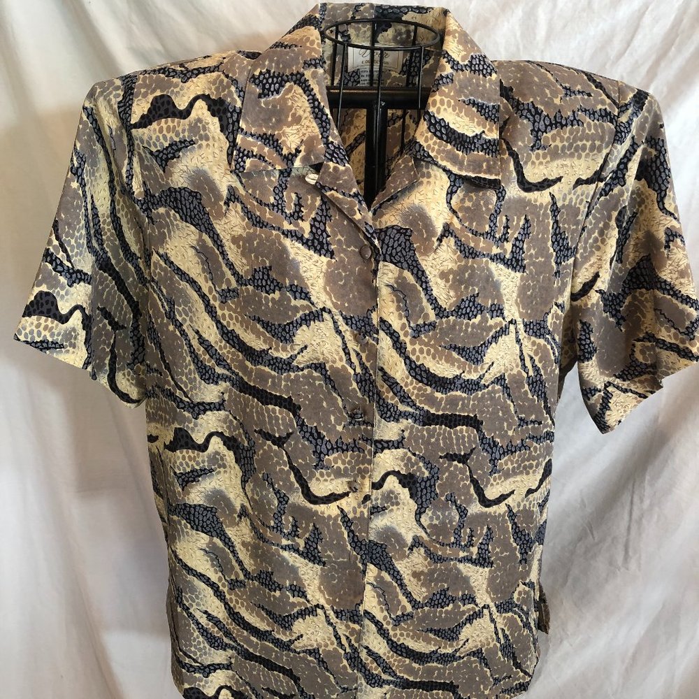 Voir Collection XL Animal Print Short Sleeve Blouse READ DESCRIPTION